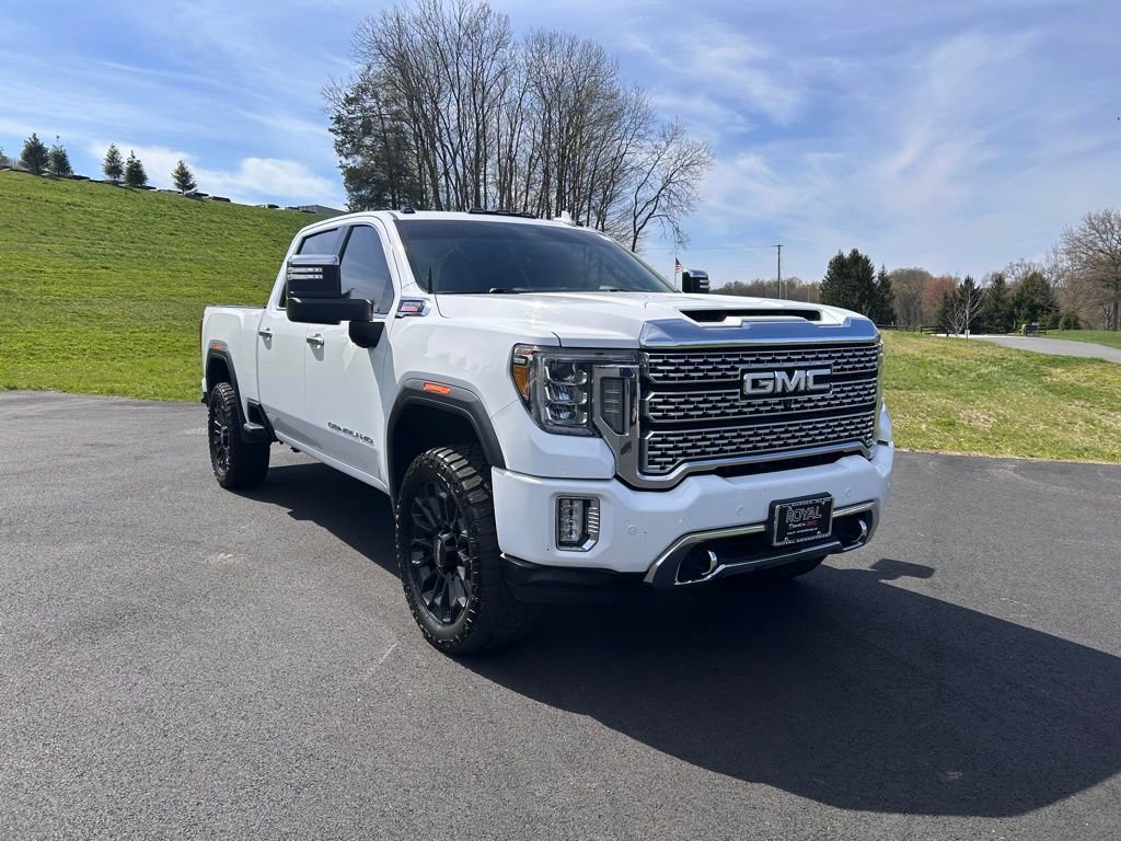 2020 GMC Sierra Denali 4WD Crew Cab Standard Box's photo