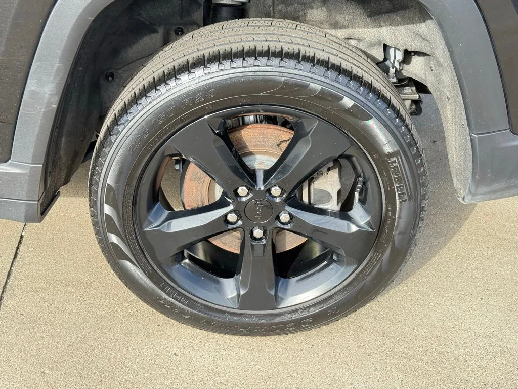 Used 2024 Black Jeep Limited image 11