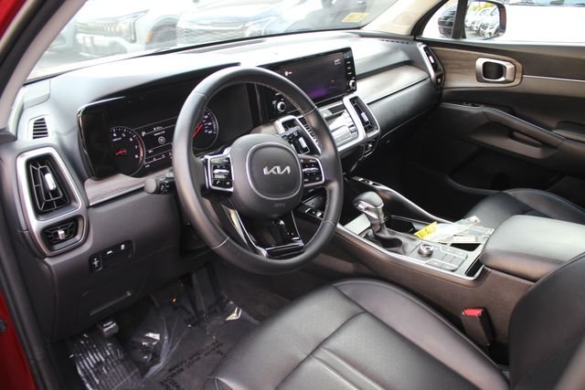 Used 2022 Red Kia S image 3