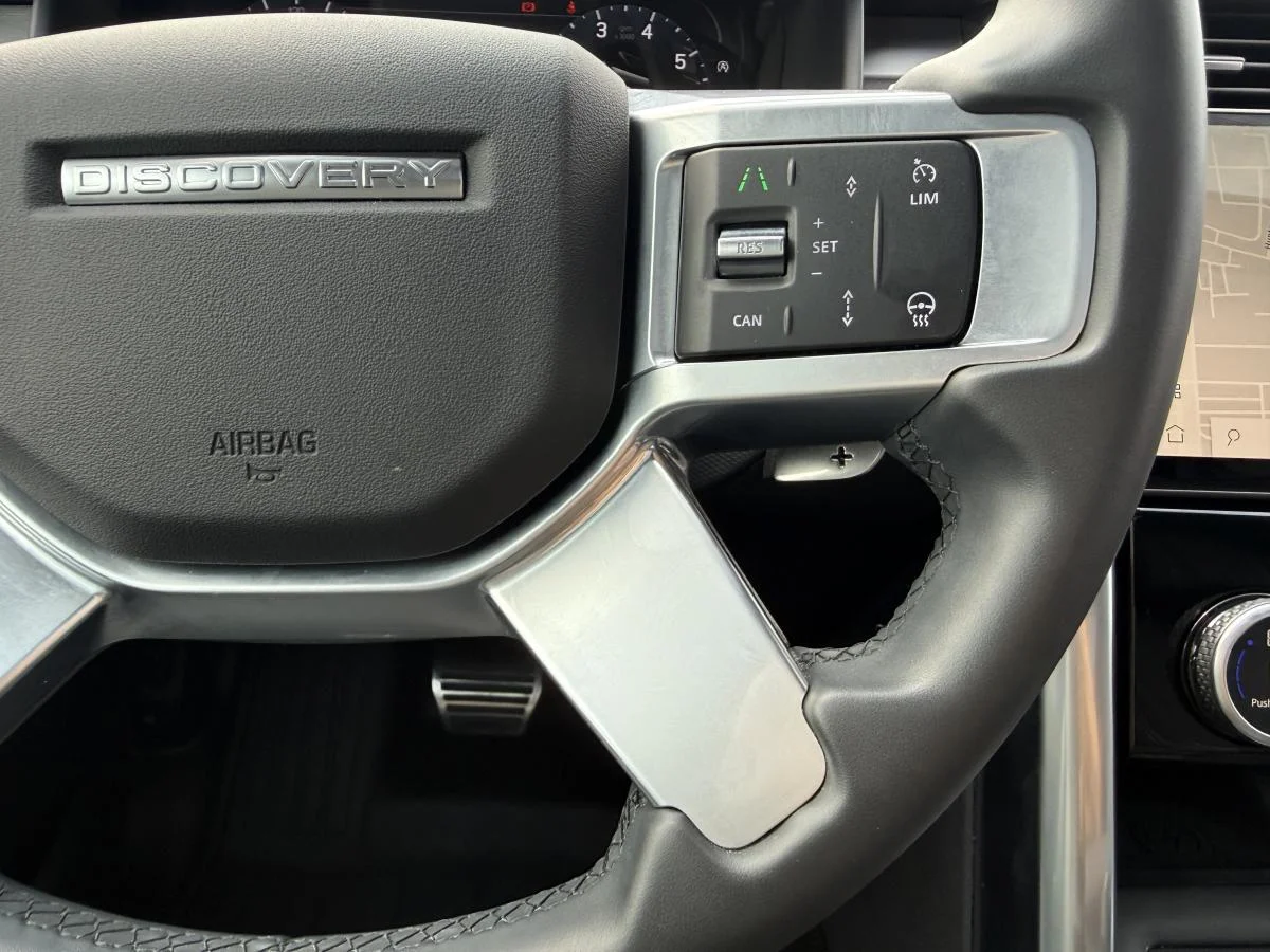 Used 2024 Black Land Rover Dynamic Se image 39