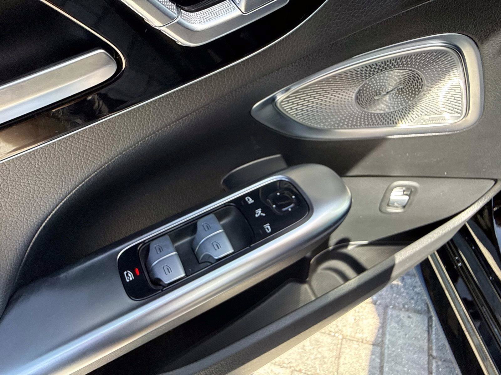 Used 2024 Black Mercedes-Benz C 300 image 18