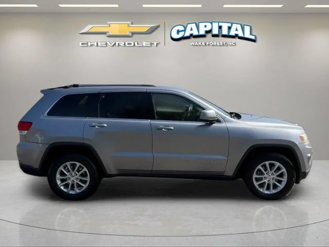 Used 2016 Silver Jeep Laredo image 6