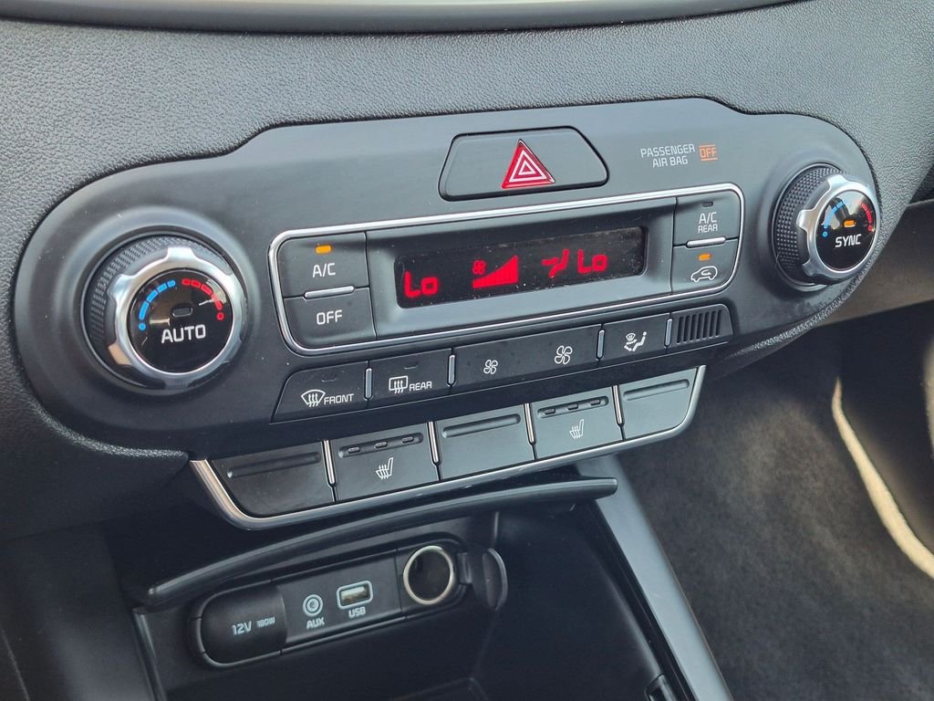 2019 Kia Sorento LX - Photo 18