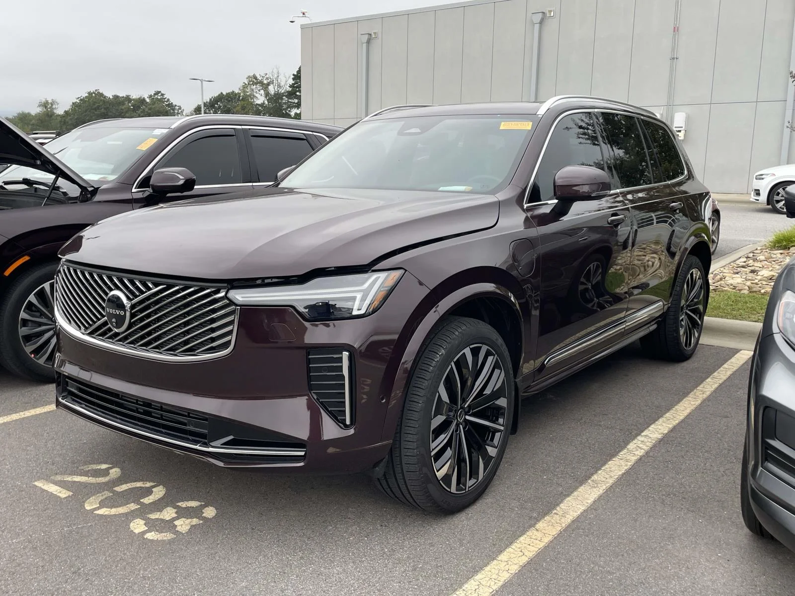 Used 2025 Mulberry Red Metallic Volvo Plus image 2
