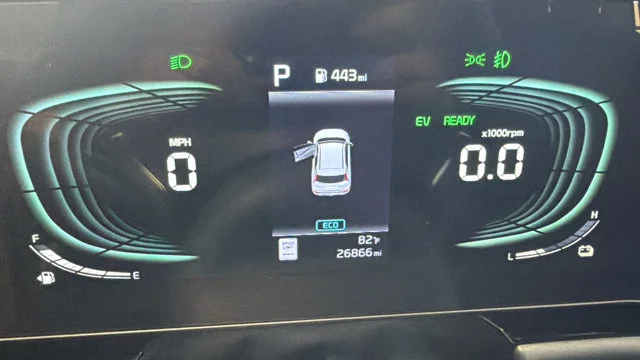 Certified Used 2023 Green Kia SX Touring image 29