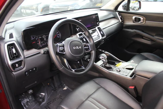 Used 2022 Red Kia S image 3