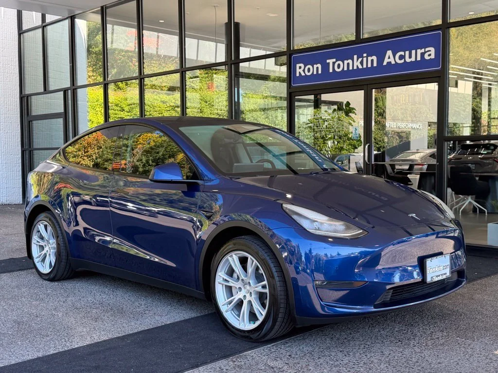 Used 2020 Deep Blue Metallic Tesla Long Range image 2