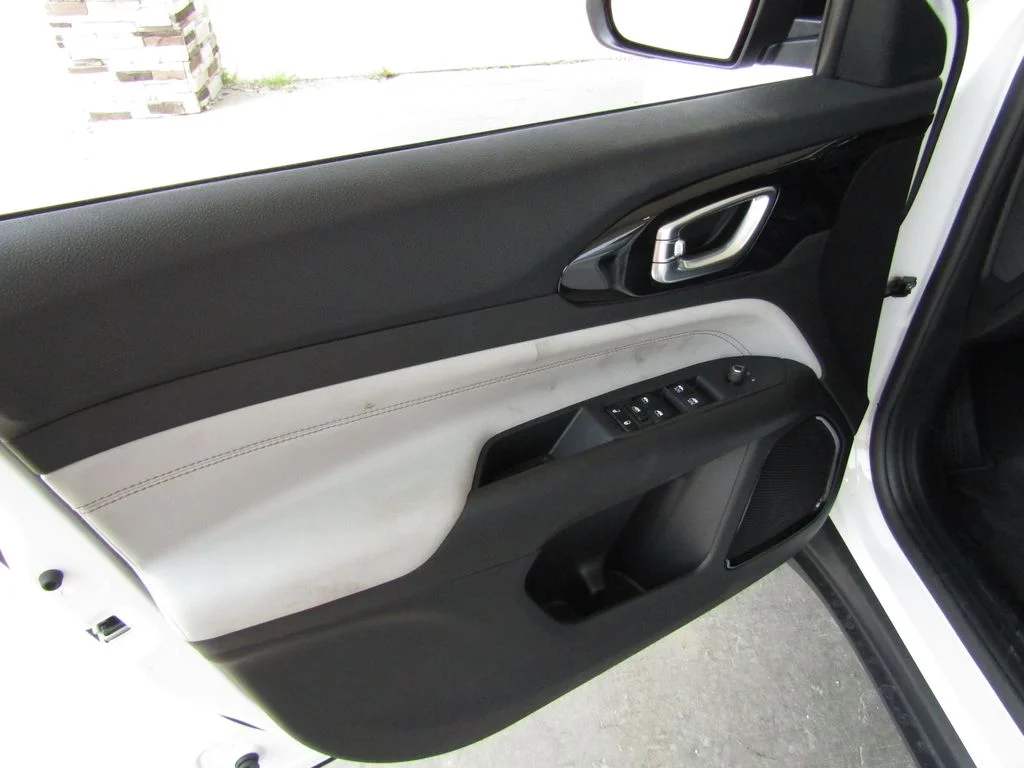 New 2026 Bright White Clearcoat Jeep Limited image 20
