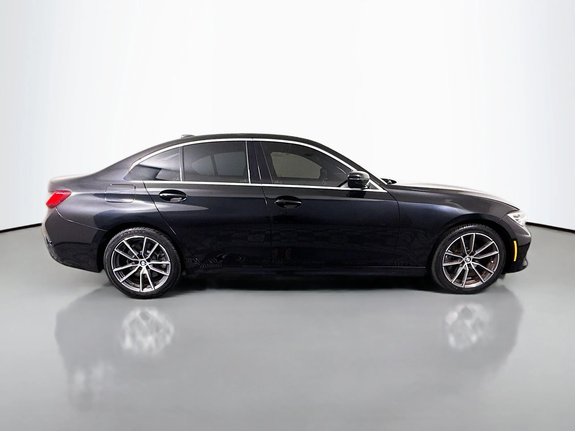 Used 2019 Black Sapphire Metallic BMW 330i image 8