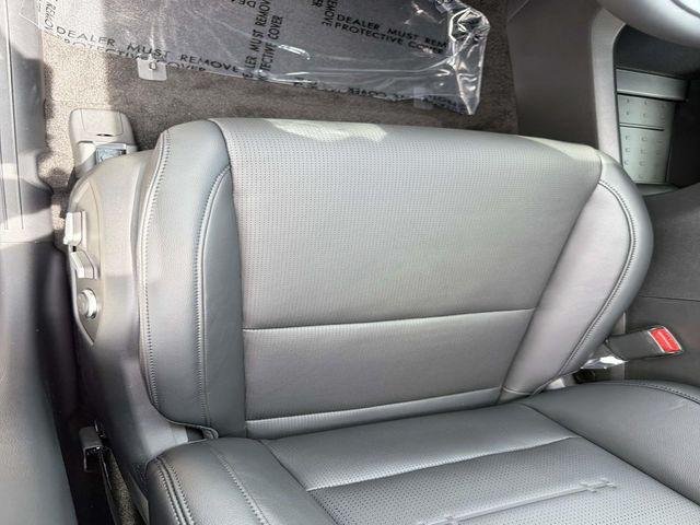 New 2027 White Hyundai Limited image 9