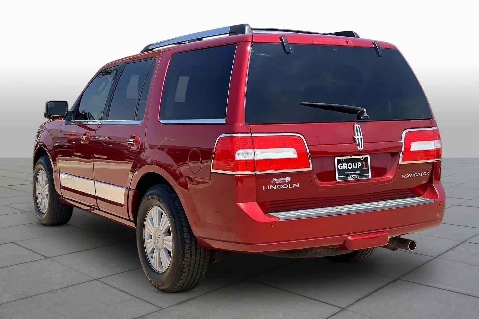 Used 2013 Ruby Red Metallic Tinted Clearcoat Lincoln  image 11