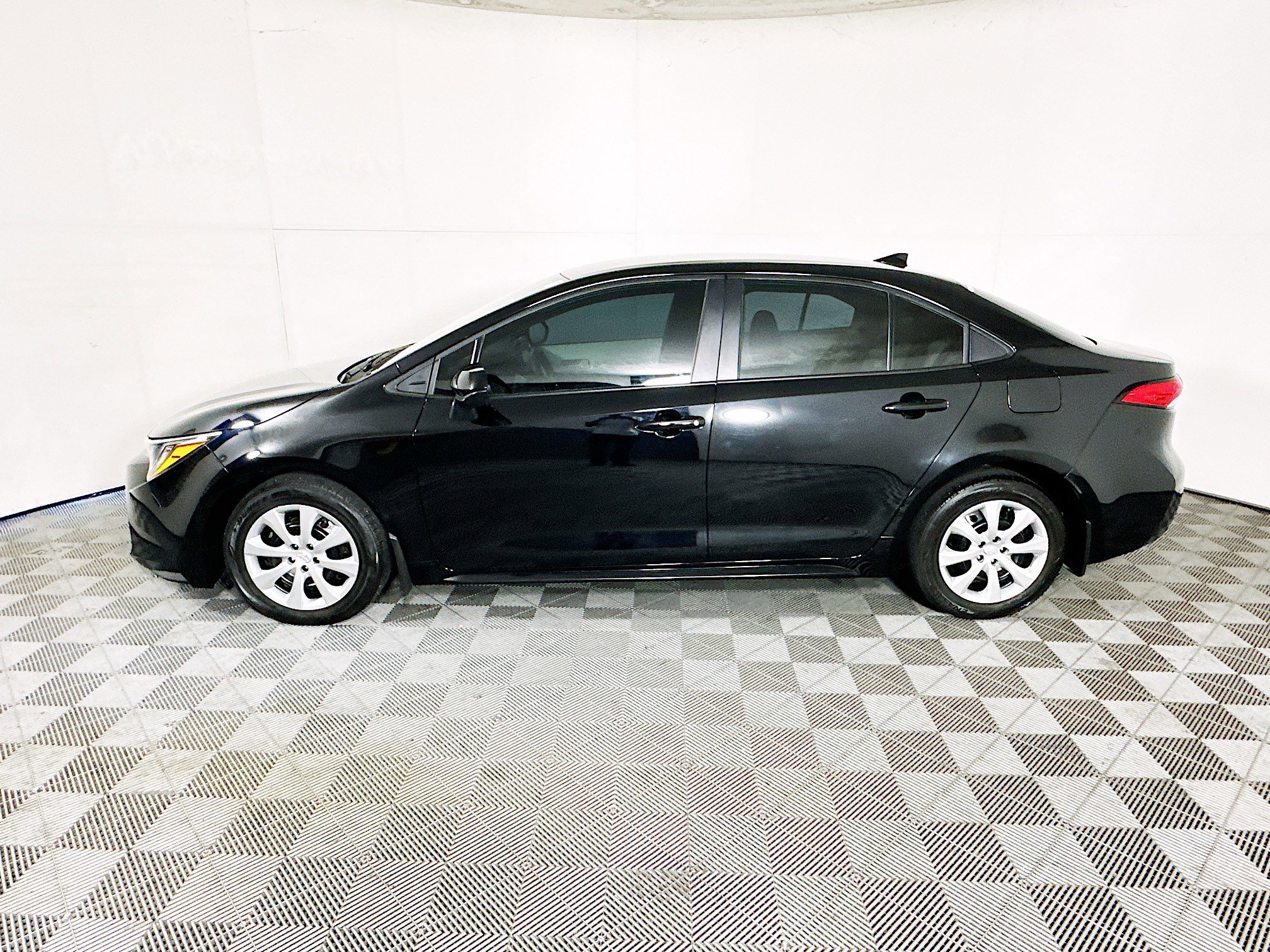 2025 Toyota Corolla thumbnail 8