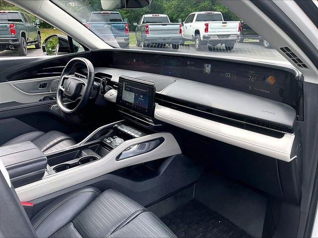 Used 2025 White Lincoln Reserve image 21