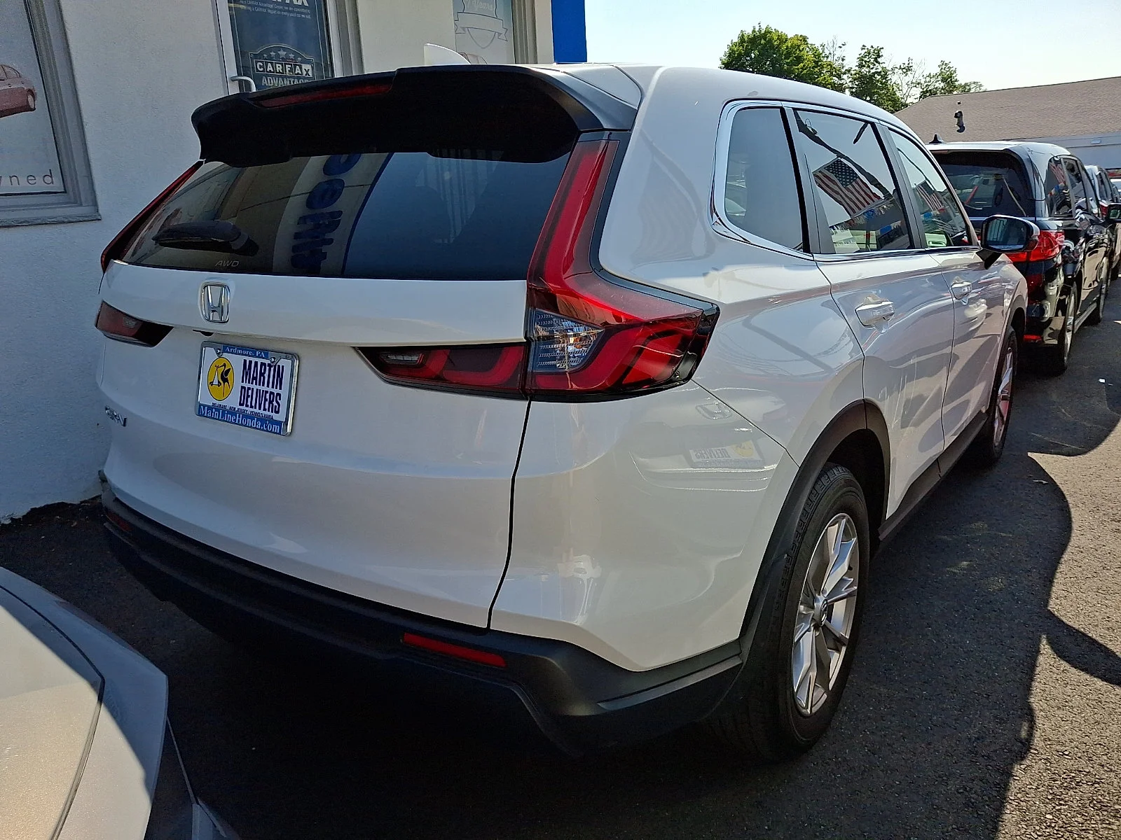 Used 2025 Platinum White Pearl Honda EX image 3