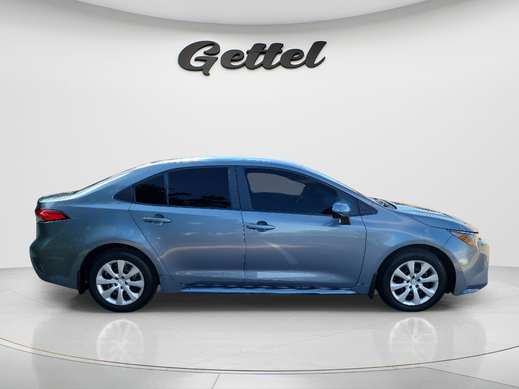 Certified Used 2025  Toyota LE image 4