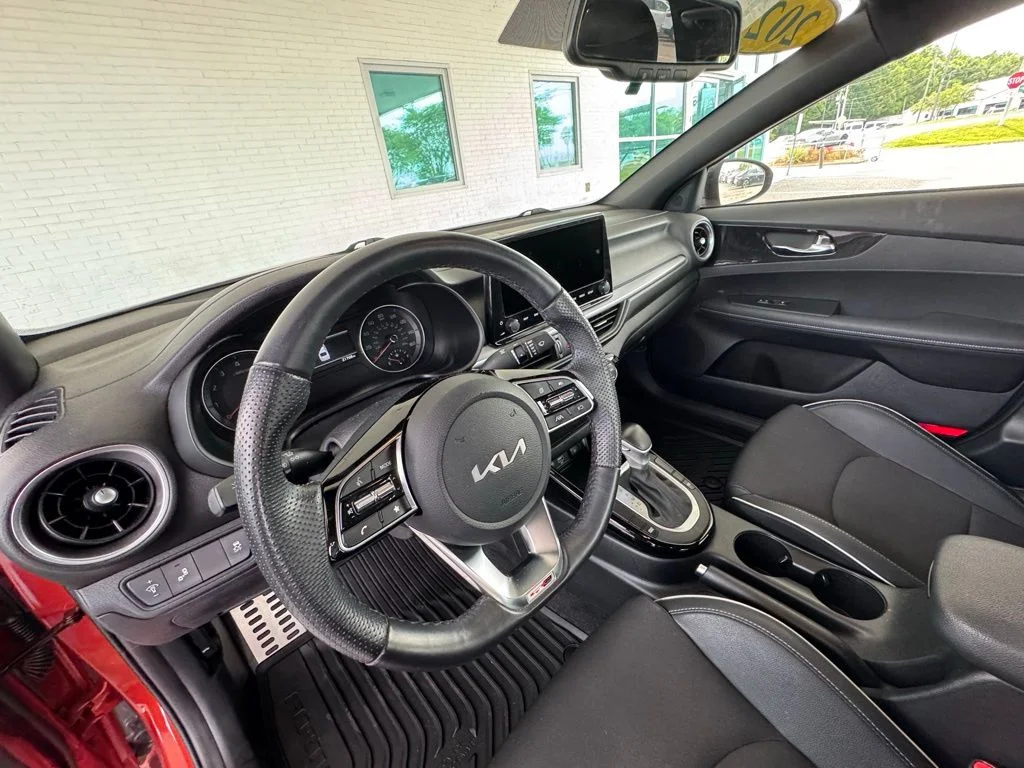 Used 2022 Red Kia GT-Line image 12