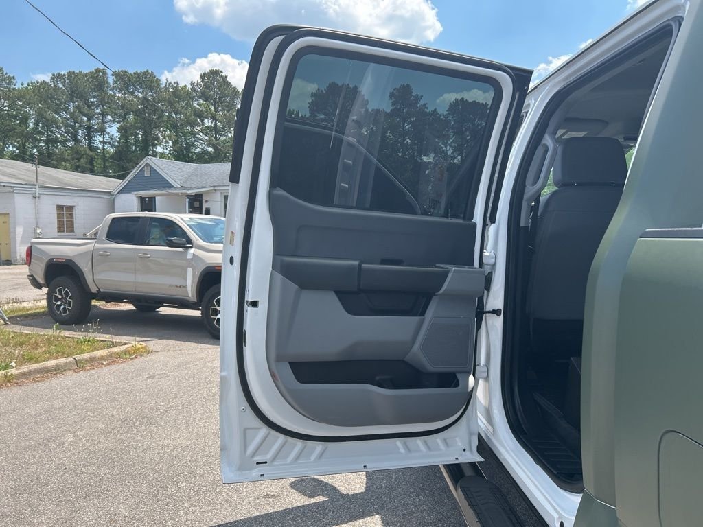 Used 2024 White Ford XL image 17