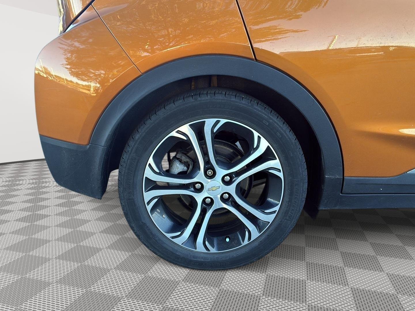Used 2017 Orange Burst Metallic Chevrolet Premier image 12