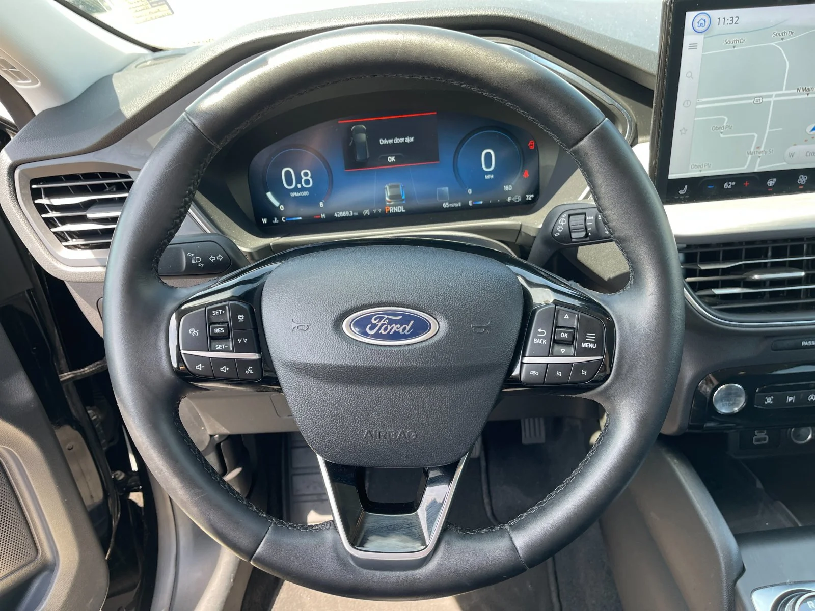 Used 2024  Ford Platinum image 26