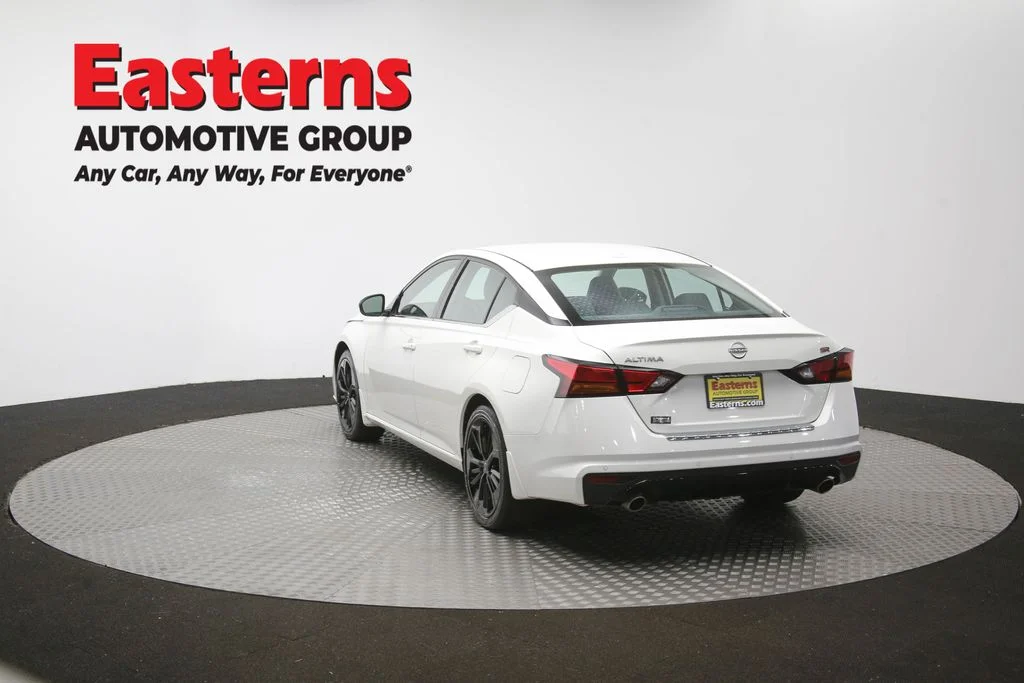 Used 2023 White Nissan 2.5 SR image 65
