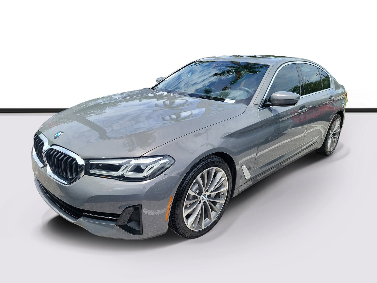 Used 2022 Bernina Grey Amber Effect Metallic BMW 530i image 2
