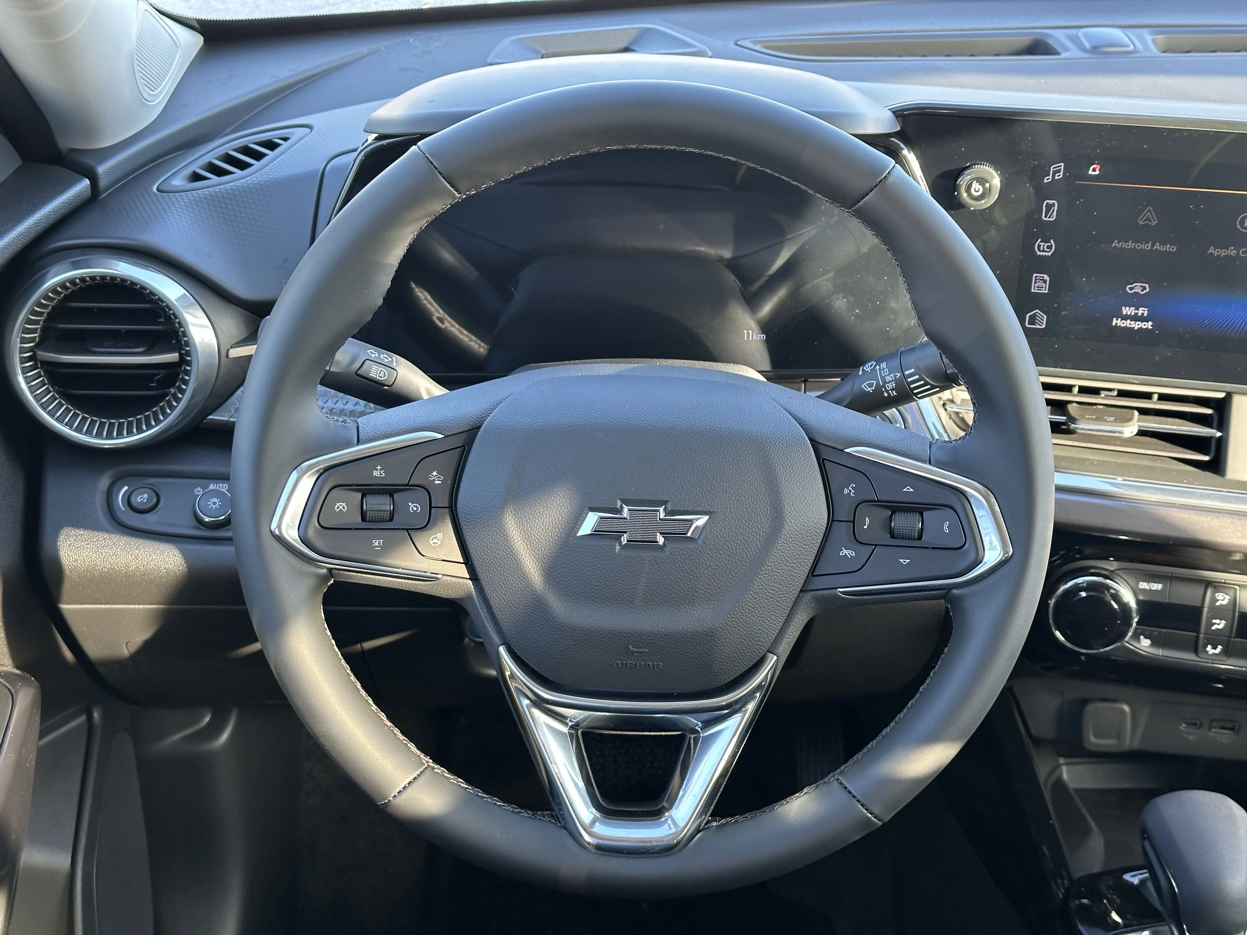 New 2026 Summit White Chevrolet ACTIV image 10