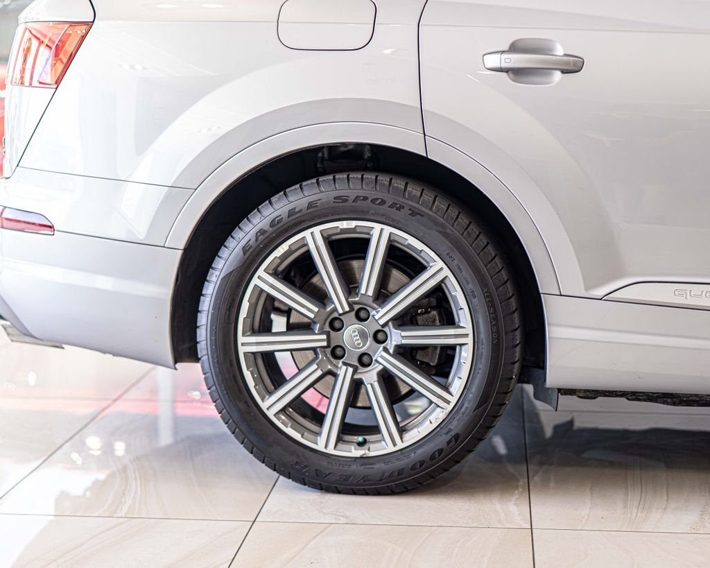 Used 2018  Audi 3.0T Prestige image 11