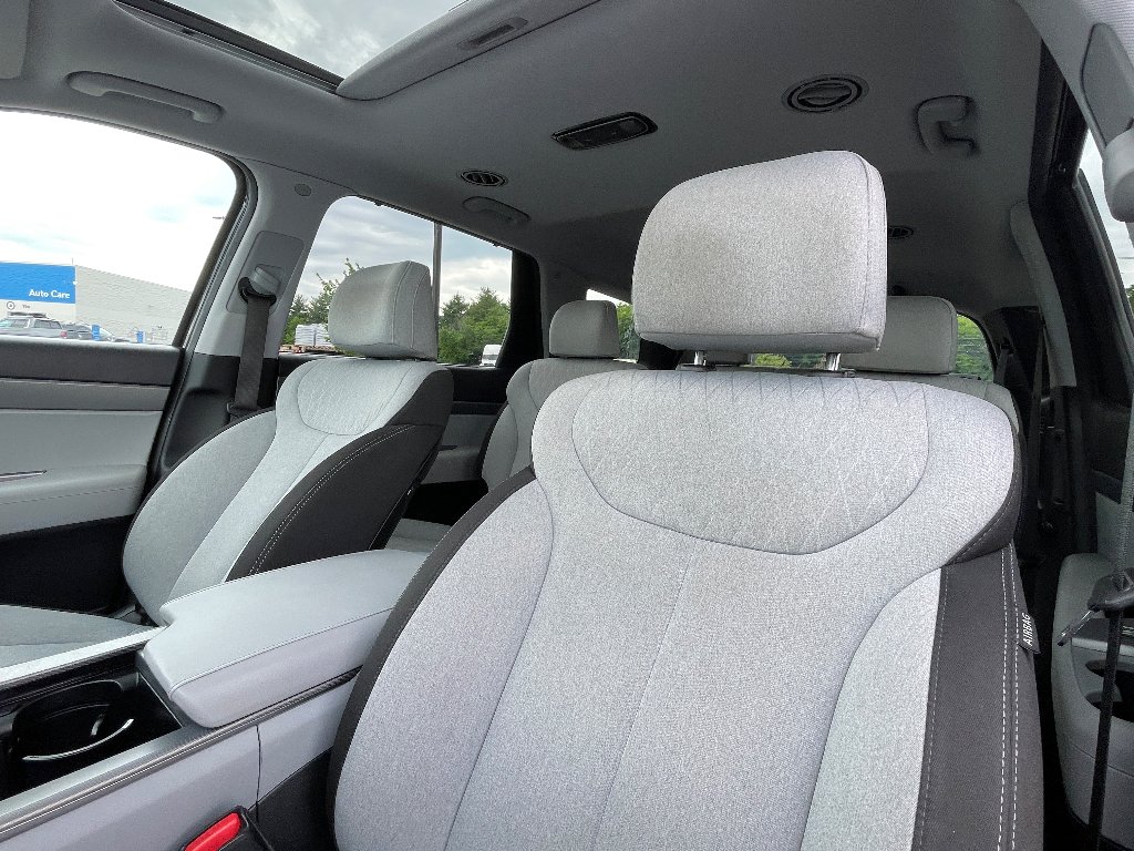 Used 2021 Moonlight Cloud Hyundai SEL image 14