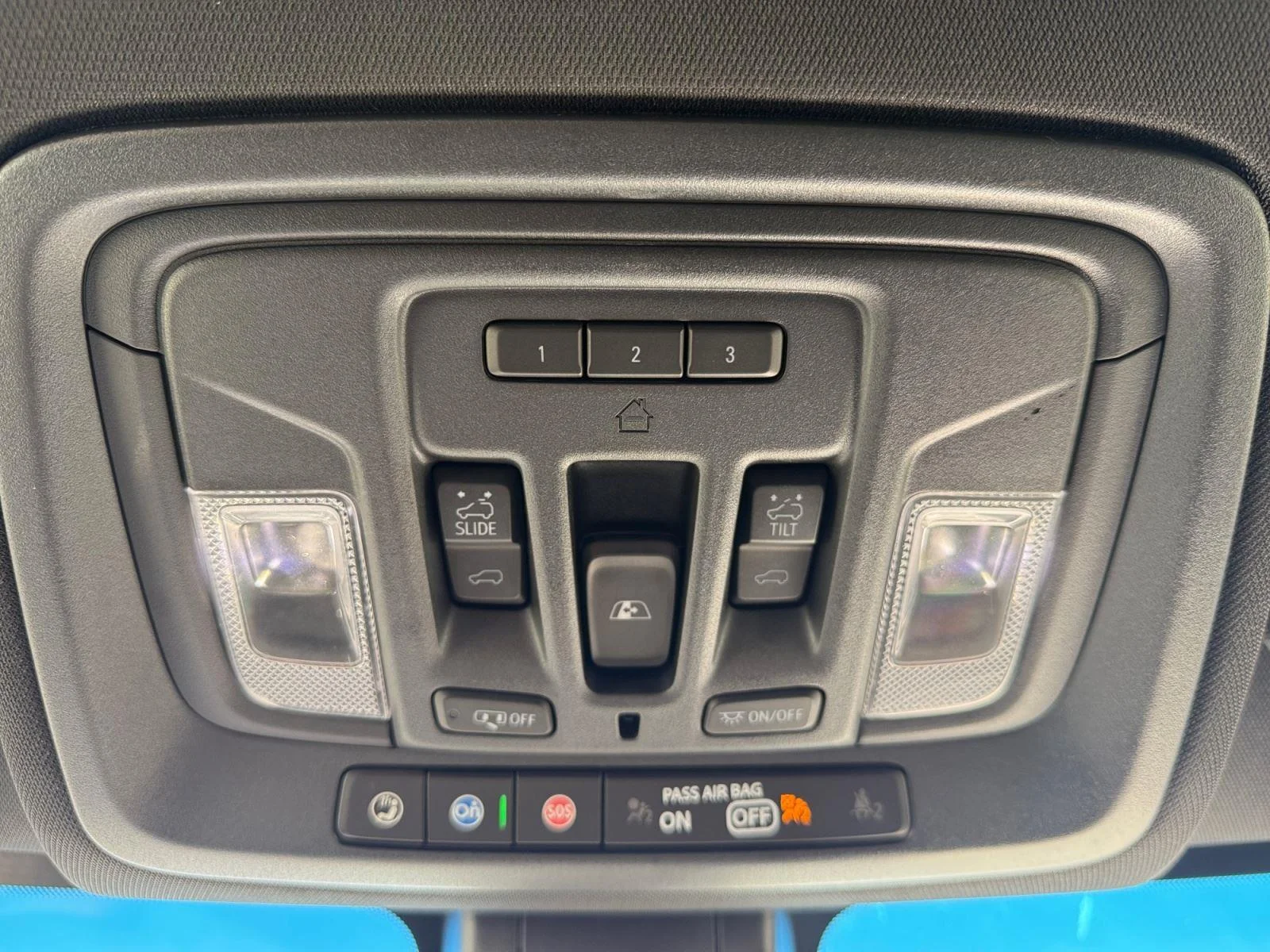 Used 2022 Summit White Chevrolet High Country image 18