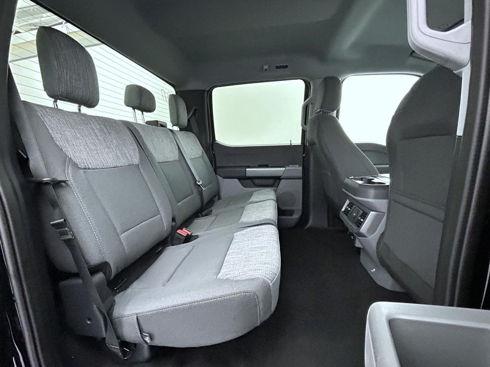New 2026 Agate Black Metallic Ford XLT image 18