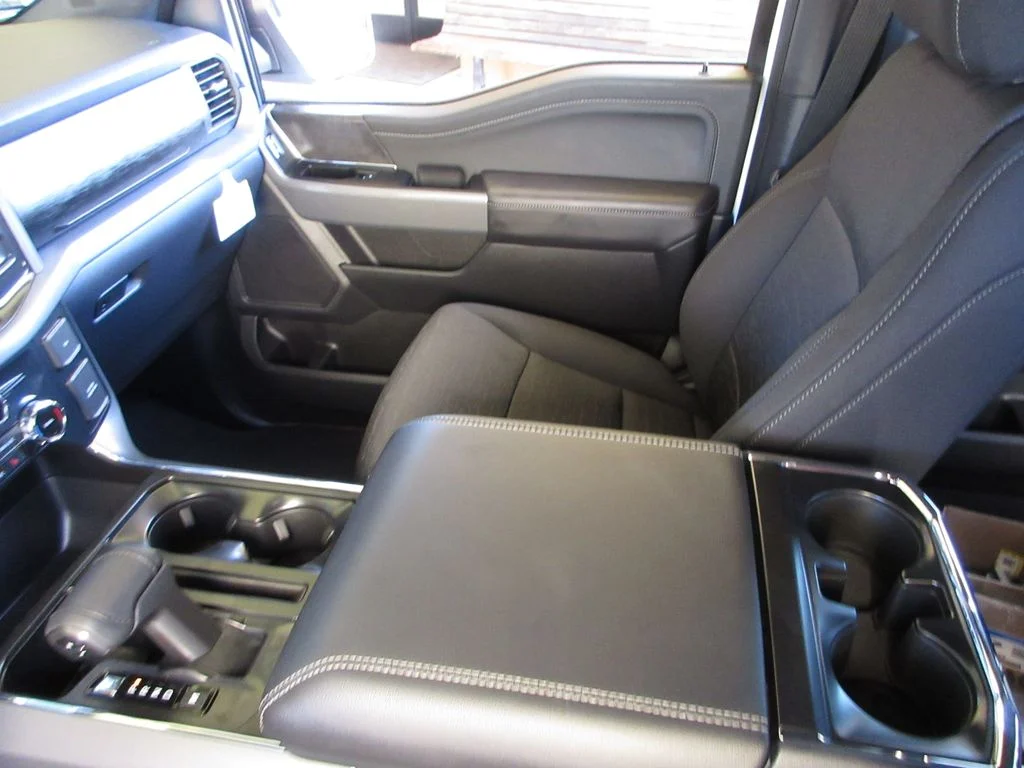 New 2026 Oxford White Ford XLT image 24