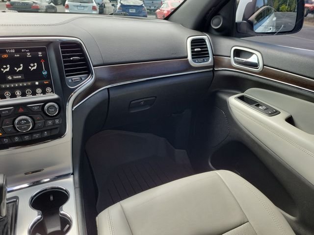 Used 2018 Bright White Clearcoat Jeep Limited image 11
