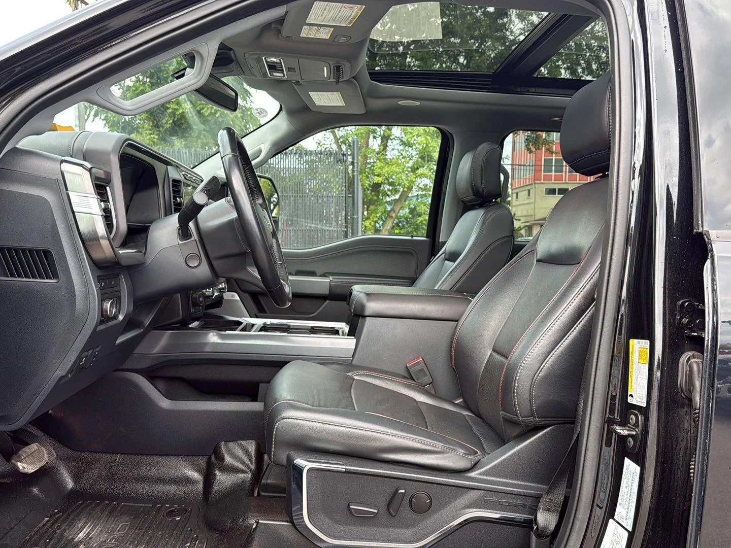 Used 2024 Agate Black Metallic Ford Lariat image 9