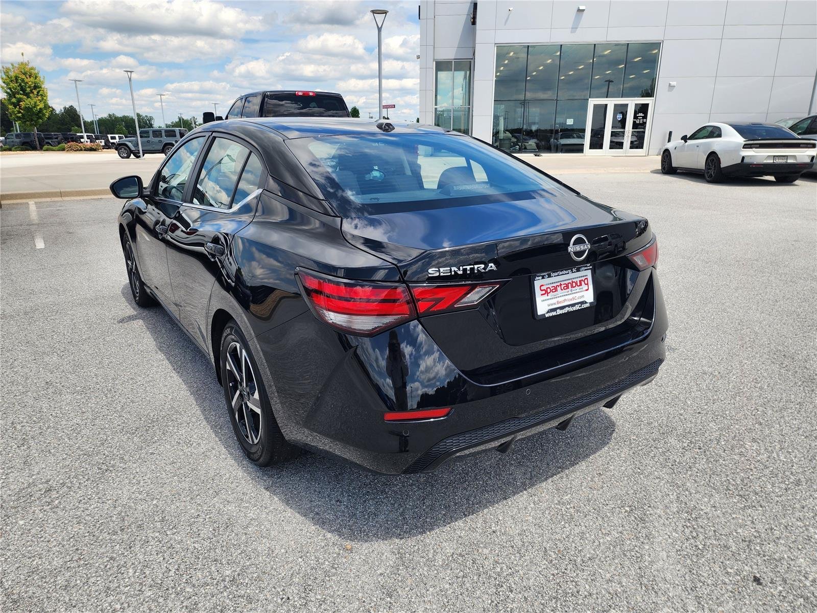Used 2025 Super Black Nissan SV image 4