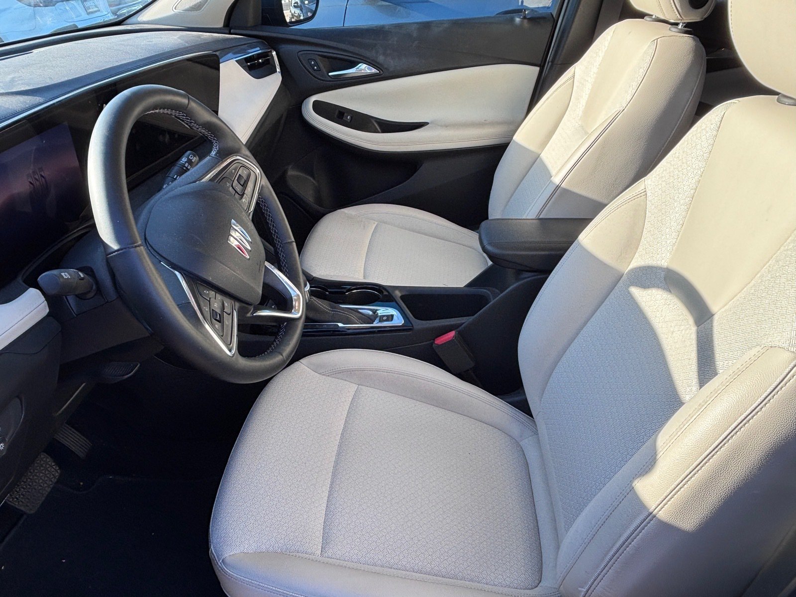 Used 2025 Ocean Blue Metallic Buick Preferred image 7