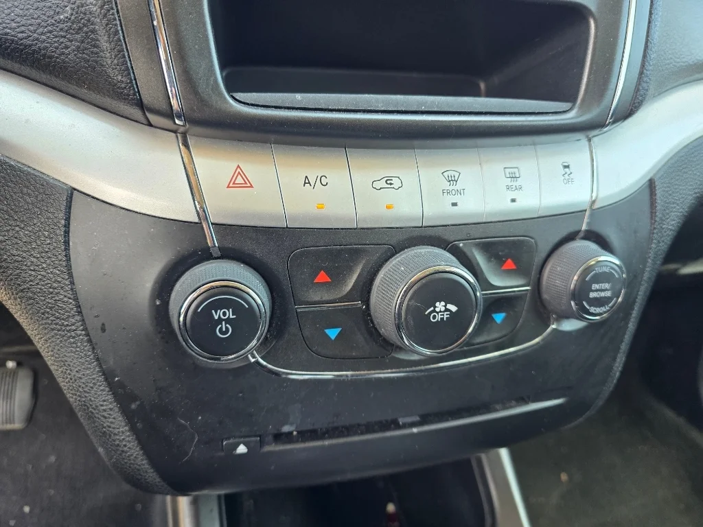 Used 2019 Vice White Dodge SE image 22