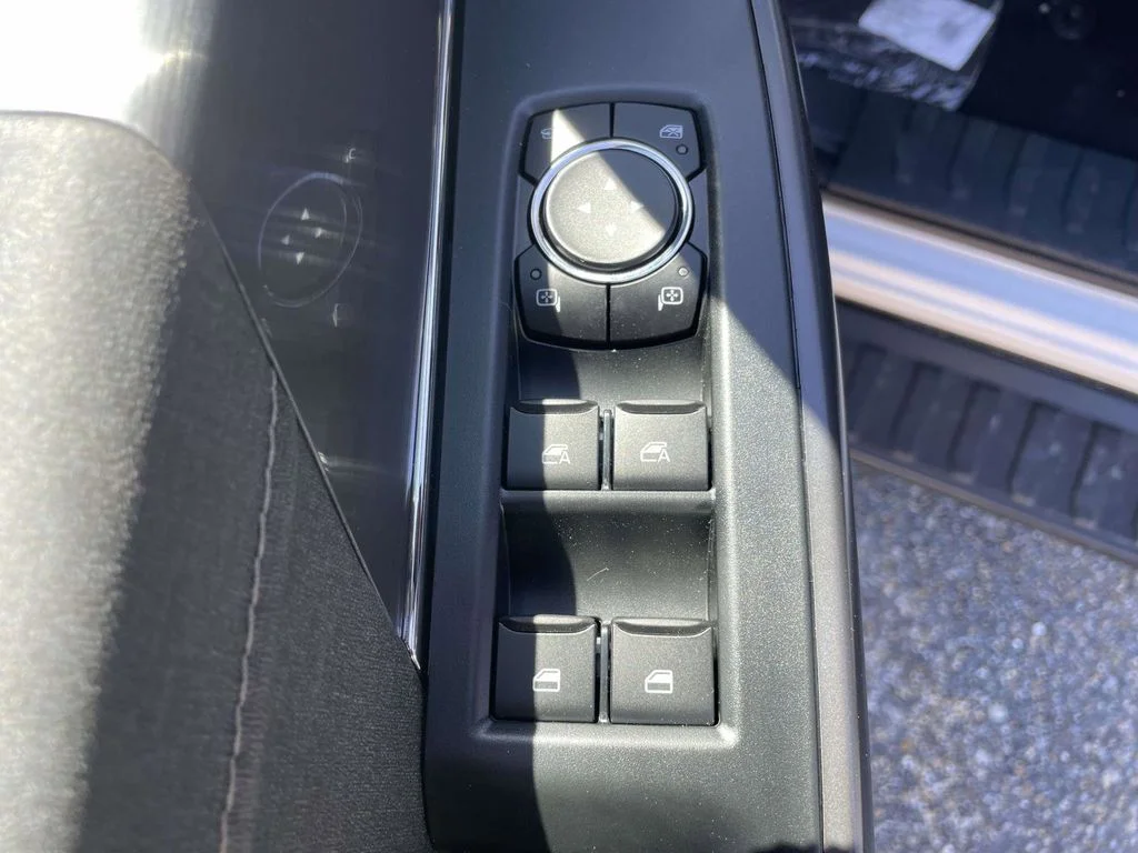 New 2026 Oxford White Ford Lariat® image 16