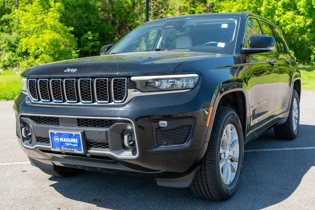 Used 2022 Black Jeep Overland image 2