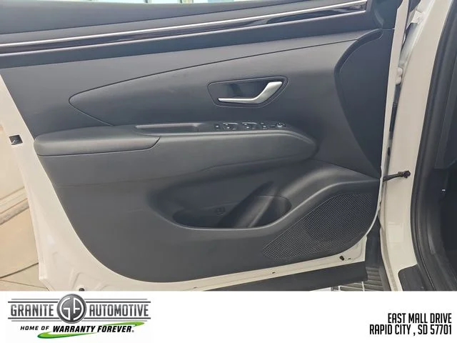 Used 2024 White Hyundai SEL image 11