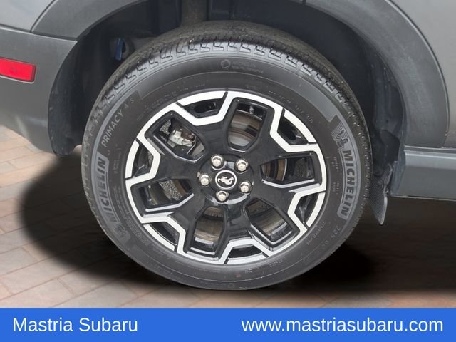 Used 2025 Gray Metallic Ford Outer Banks image 4