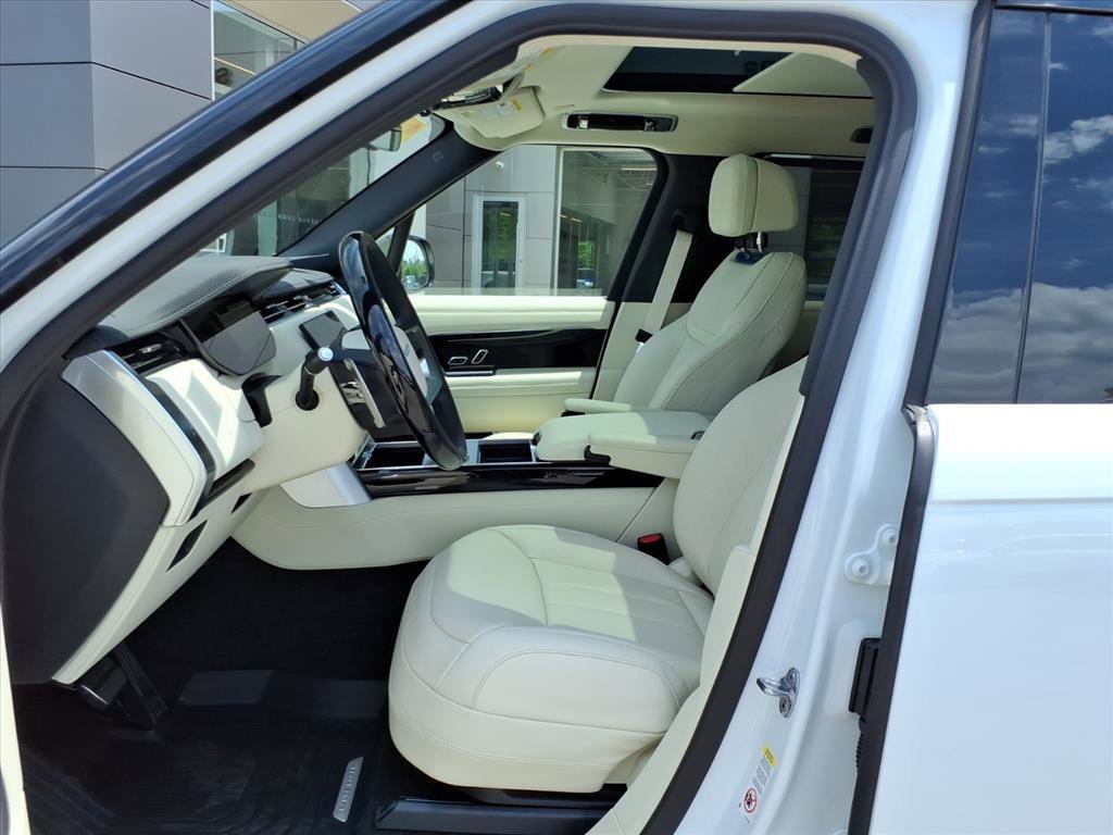 New 2026 Fuji White Land Rover SE image 11