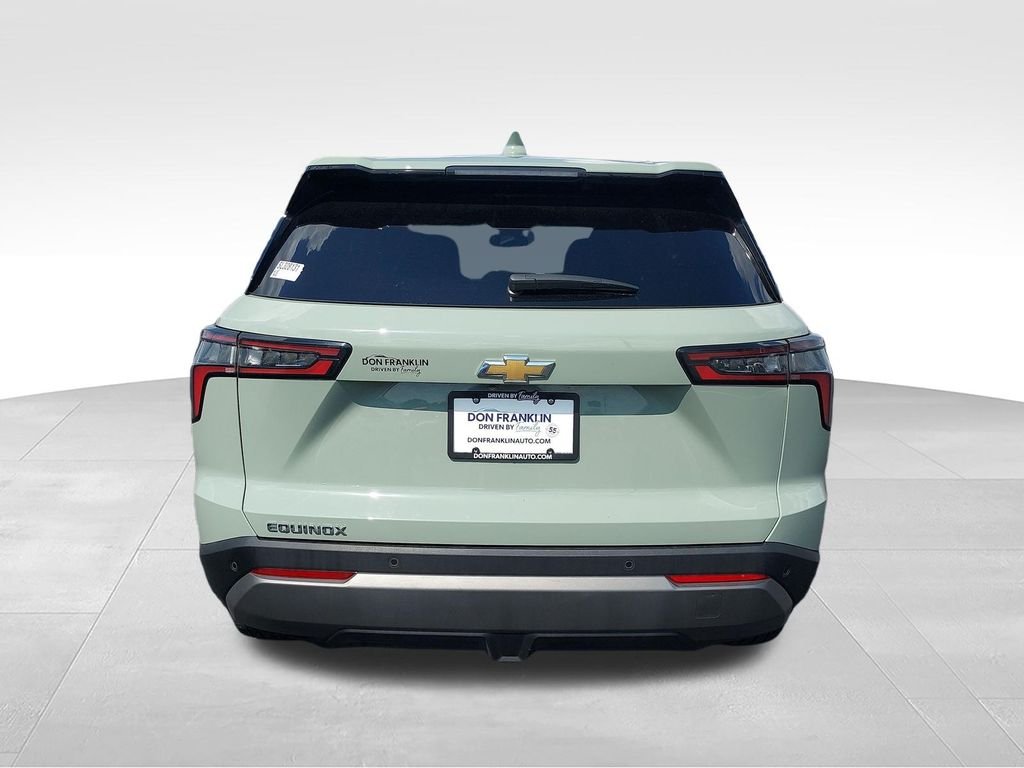 Used 2025 Green Chevrolet LT image 4