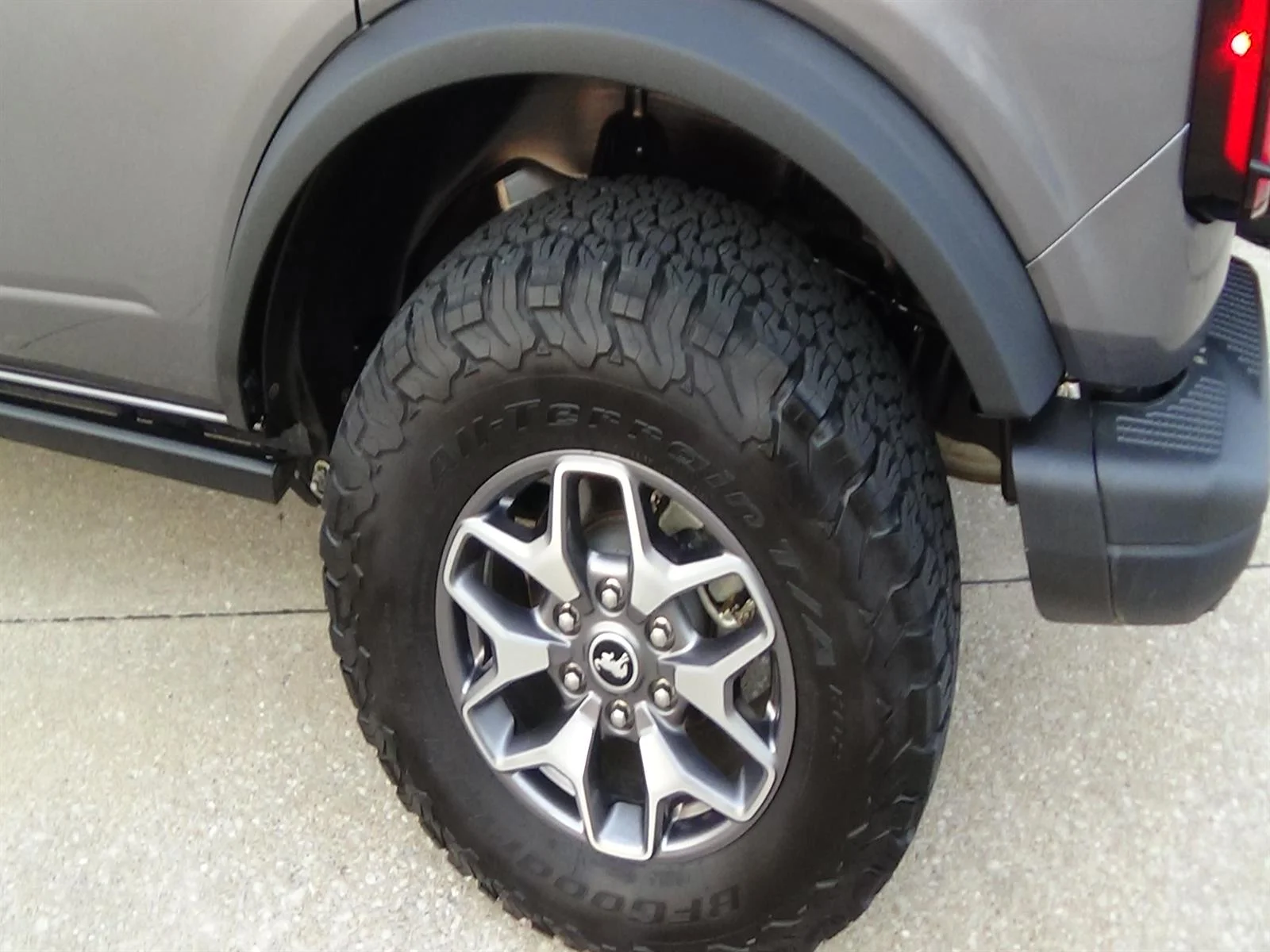 Used 2023 Carbonized Gray (m7) Ford Badlands Advanced image 9