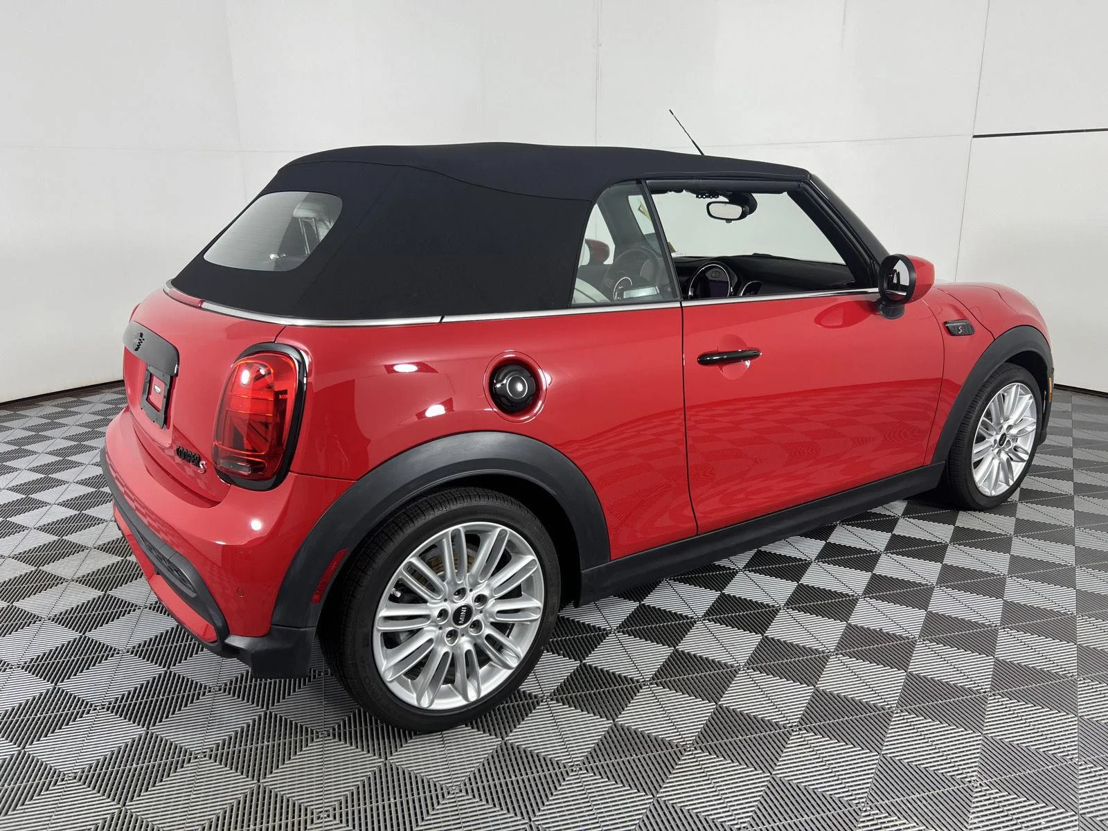 Used 2024 Chili Red MINI Cooper S image 10