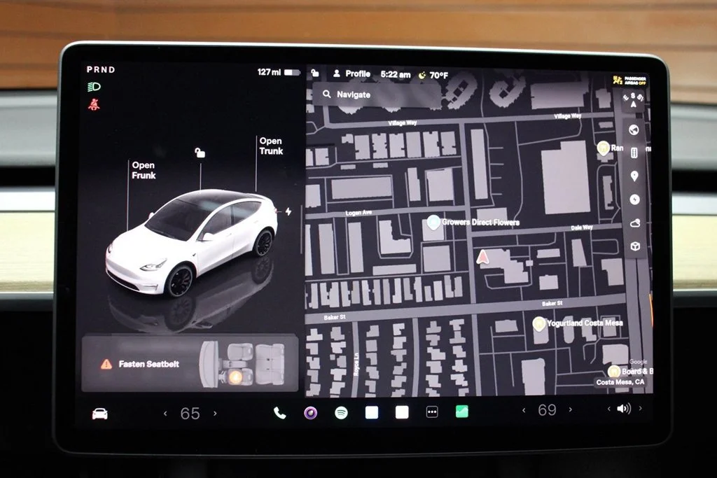 Used 2022 Pearl White Multi-Coat Tesla Performance image 14