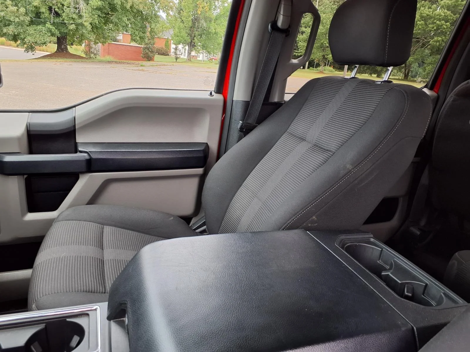 Used 2017 Race Red Ford XL image 22