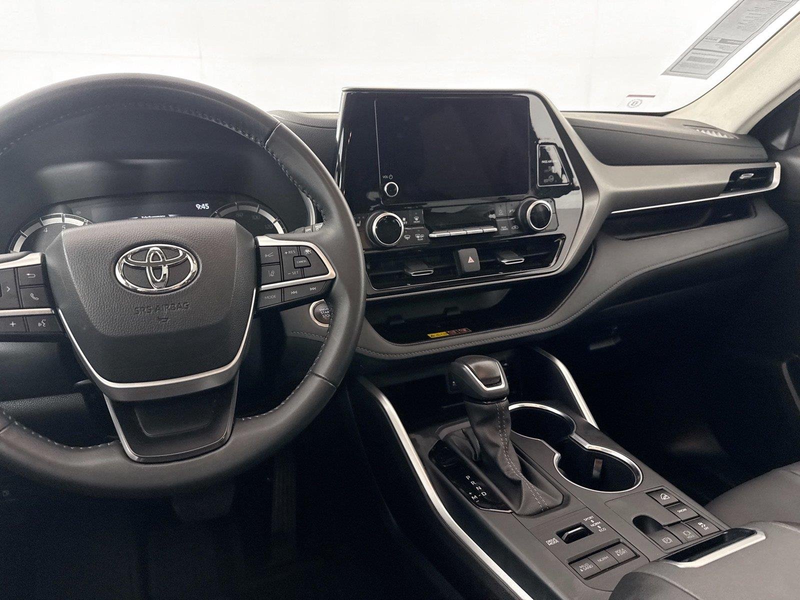 Certified Used 2025 Celestial Silver Metallic Toyota XLE image 33