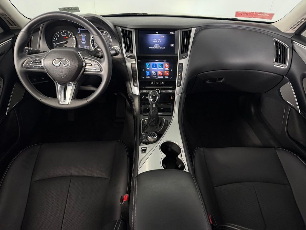 Used 2023 White INFINITI LUXE image 13