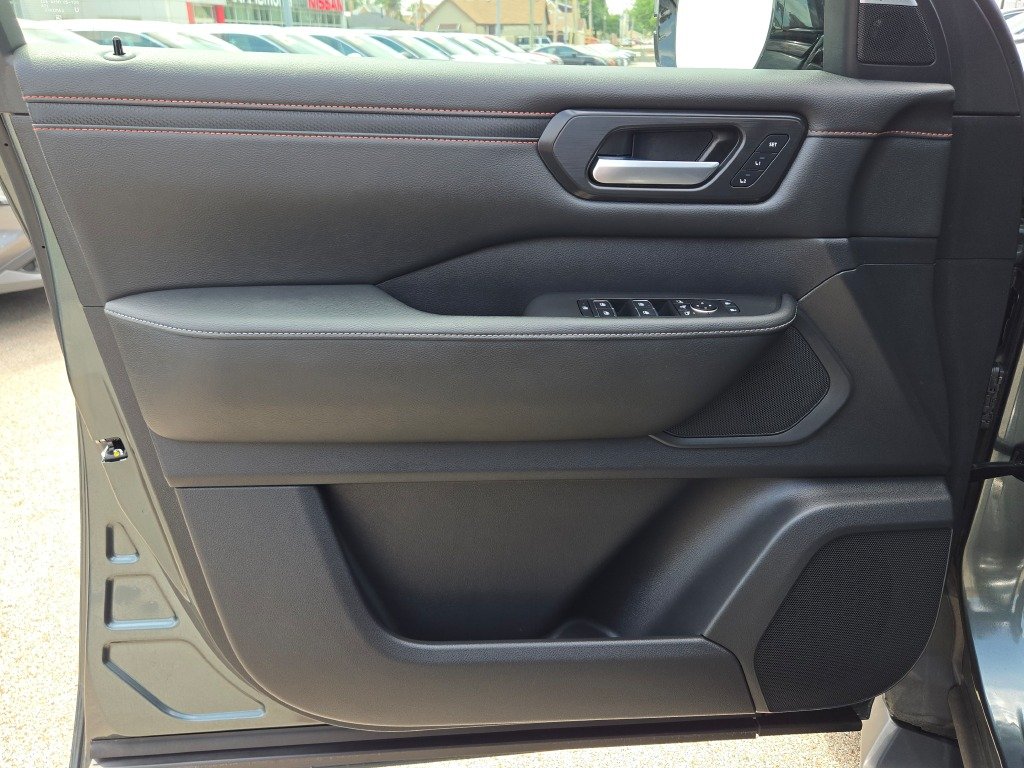 Used 2026 White Nissan PRO-4X image 21