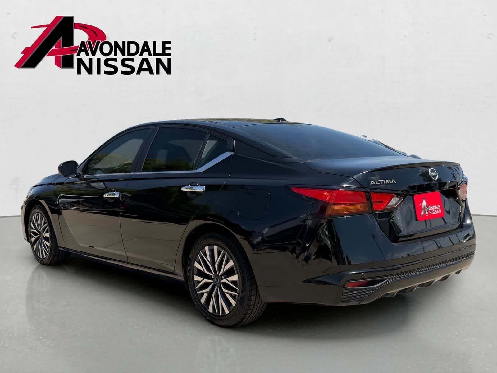 Certified Used 2025 Super Black Nissan SV image 4